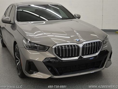 Used 2024 BMW 530i w/ M Sport Package RWD image 6