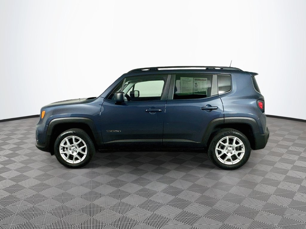 Certified 2023 Jeep Renegade Latitude w/ Premium Group AWD/4WD image 7