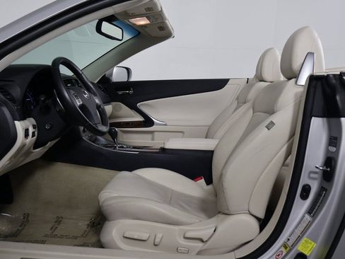 Used 2012 Lexus IS 250C RWD image 11