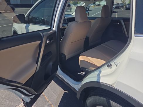 Used 2015 Toyota RAV4 XLE image 34