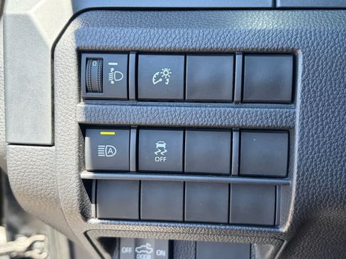 Certified 2025 Toyota Tacoma SR w/ SR Upgrade Package AWD/4WD image 24