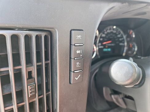 Used 2023 GMC Savana 2500 w/ Driver Convenience Package image 27