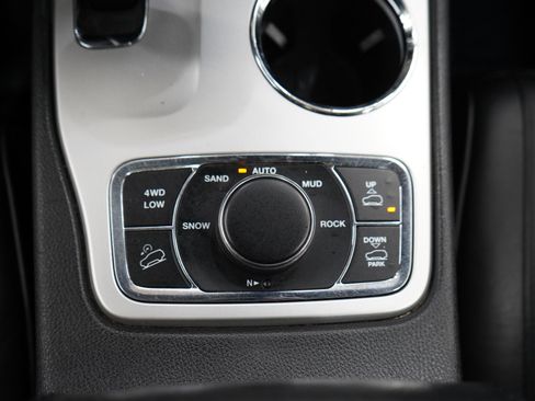 Used 2014 Jeep Grand Cherokee Summit AWD/4WD image 25
