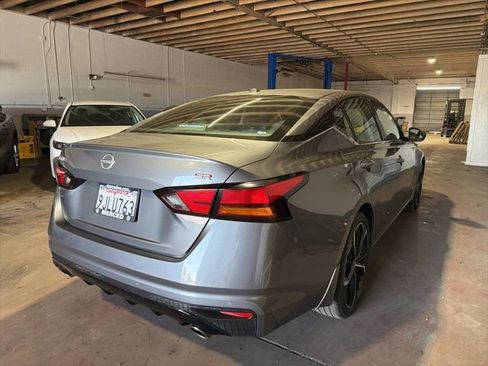 Used 2024 Nissan Altima 2.5 SR w/ SR Premium Package FWD image 4
