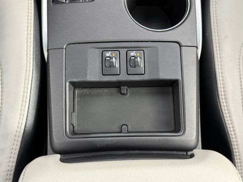 Used 2017 Toyota Camry XSE w/ Moonroof Package FWD image 18