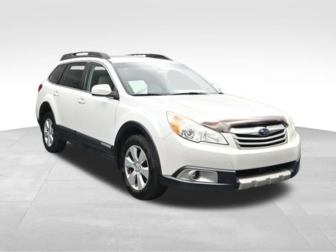 Used 2011 Subaru Outback 2.5i Limited AWD/4WD image 7