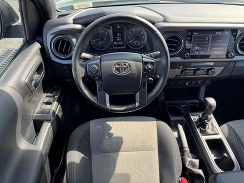Used 2022 Toyota Tacoma TRD Sport w/ Technology Package RWD image 20