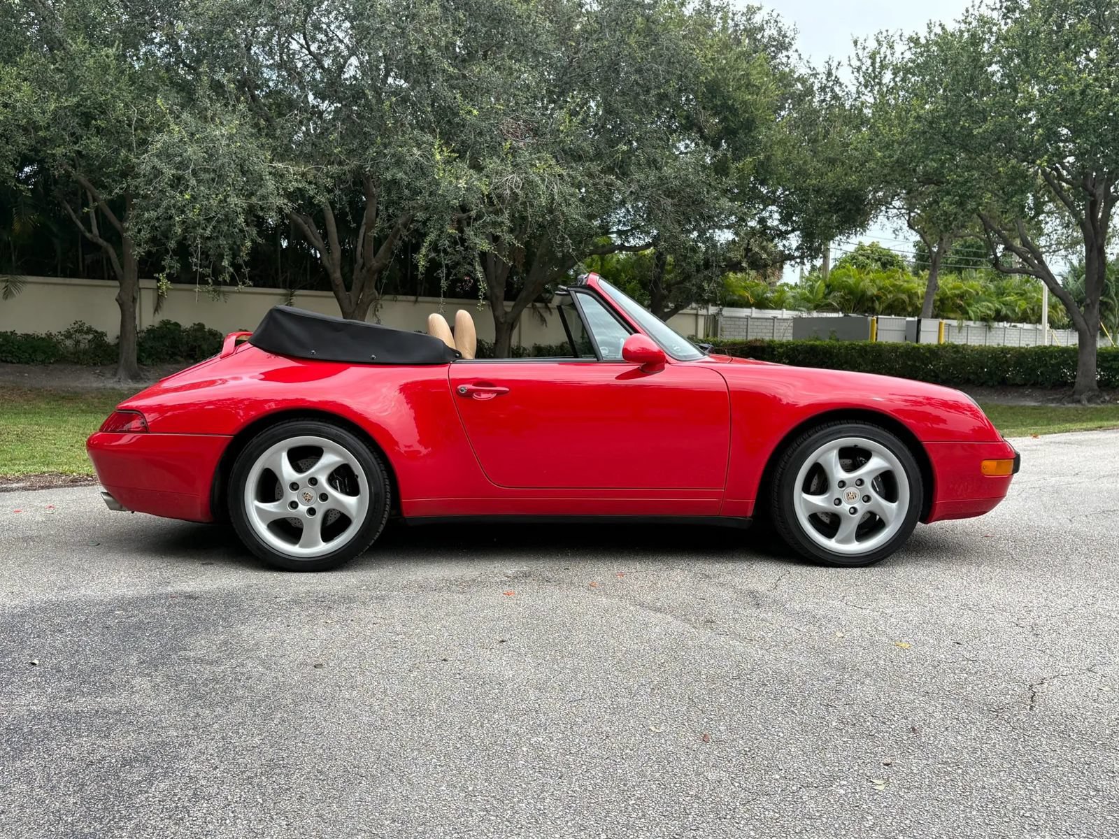 Used 1998 Porsche 911 Cabriolet image 8