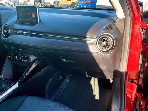 Used 2017 Toyota Yaris iA image 15