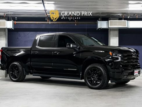 Used 2024 Chevrolet Silverado 1500 High Country w/ Midnight Edition AWD/4WD image 1
