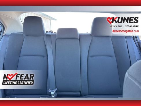Used 2023 Toyota Corolla LE image 31
