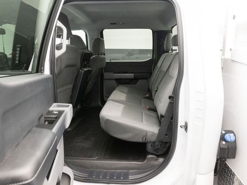 Used 2024 Ford F550 2WD Crew Cab Super Duty w/ XLT Value Package image 17