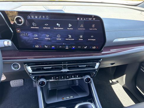 New 2026 Chevrolet Traverse Z71 w/ Enhanced Driving Package AWD/4WD image 23