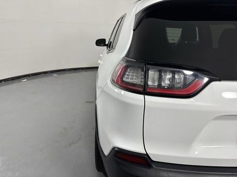 Used 2019 Jeep Cherokee Latitude w/ Cold Weather Group image 29