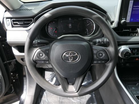 Used 2024 Toyota RAV4 XLE FWD image 17