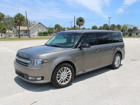 Used 2013 Ford Flex SEL FWD image 3