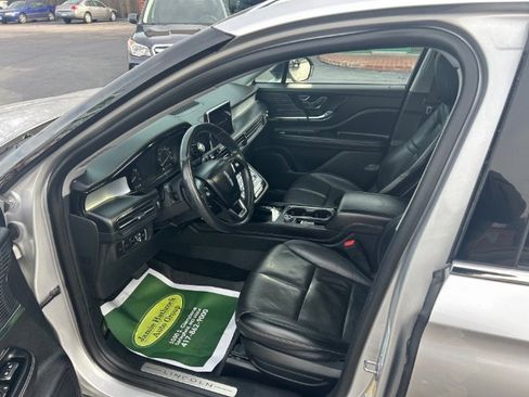 Used 2020 Lincoln Corsair AWD w/ Premium Package image 16