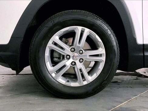 Used 2024 GMC Terrain SLE image 8