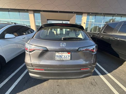 Used 2024 Honda HR-V LX image 3