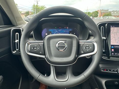 Used 2023 Volvo XC40 B5 Plus w/ Driver Assist Package AWD/4WD image 12
