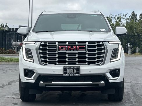 Used 2025 GMC Yukon XL Denali AWD/4WD image 9