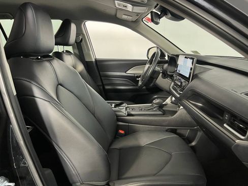 Used 2025 Toyota Grand Highlander AWD image 33