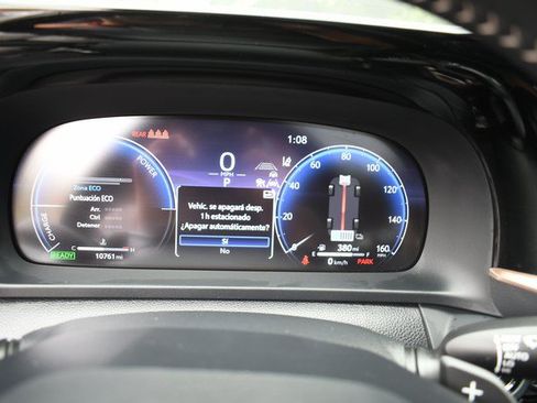 Certified 2025 Toyota Crown Signia AWD/4WD image 32