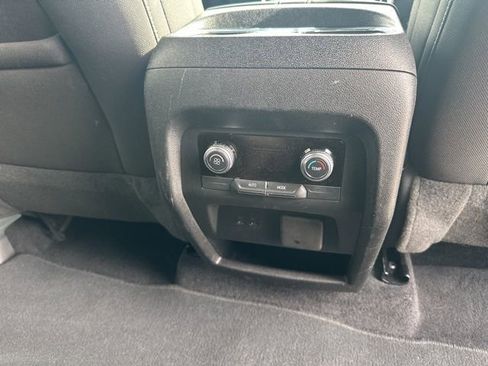 Used 2025 GMC Acadia Elevation image 42