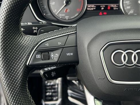 Used 2022 Audi SQ5 Premium image 11