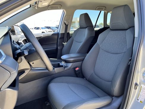 Used 2025 Toyota RAV4 XLE image 23