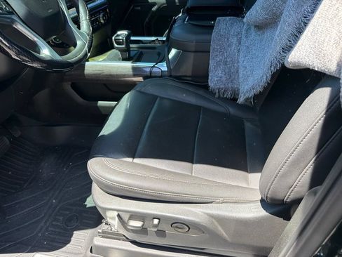 Used 2022 Chevrolet Silverado 1500 LTZ RWD image 9