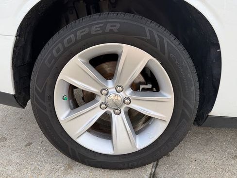 Used 2023 Dodge Challenger SXT image 10