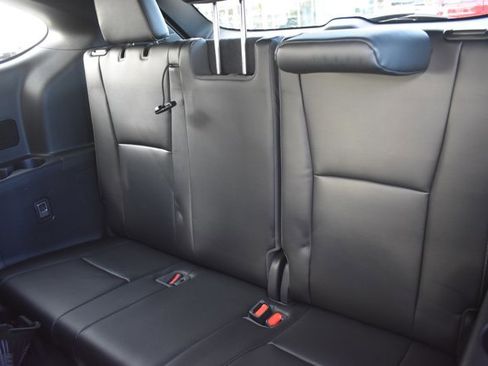 Used 2023 Toyota Highlander XSE image 17