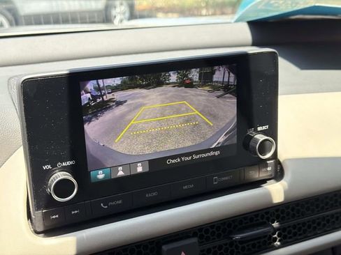 Certified 2023 Honda HR-V LX image 23