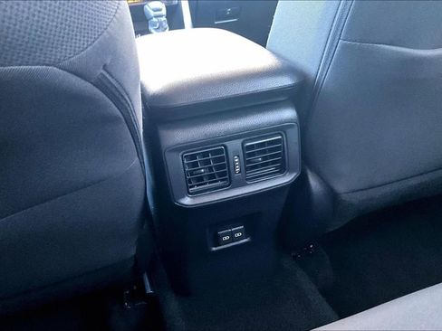 Used 2025 Toyota RAV4 XLE image 33