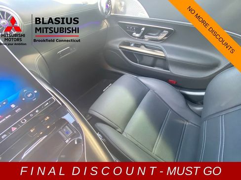 Used 2022 Mercedes-Benz SL 55 AMG 4MATIC w/ Driver Assistance Package image 51