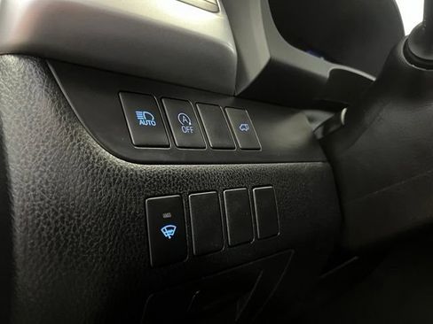 Certified 2019 Toyota Highlander XLE AWD/4WD image 18