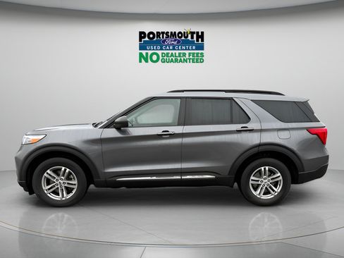 Used 2022 Ford Explorer XLT w/ Equipment Group 202A AWD/4WD image 2