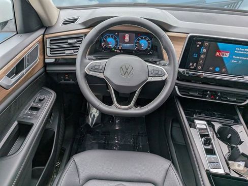 New 2026 Volkswagen Atlas SE FWD image 17
