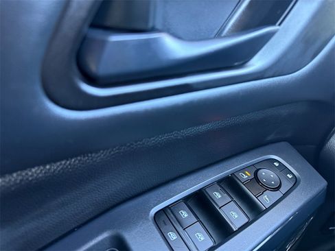 Certified 2024 Nissan Pathfinder SV image 28