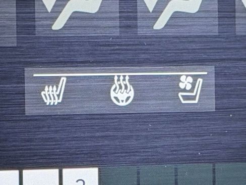 Used 2020 RAM 1500 Laramie w/ Off Road Group image 22