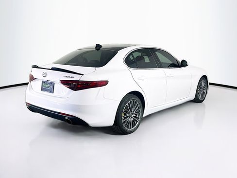 Used 2019 Alfa Romeo Giulia Ti w/ Quick Order Package 22X Lusso image 9