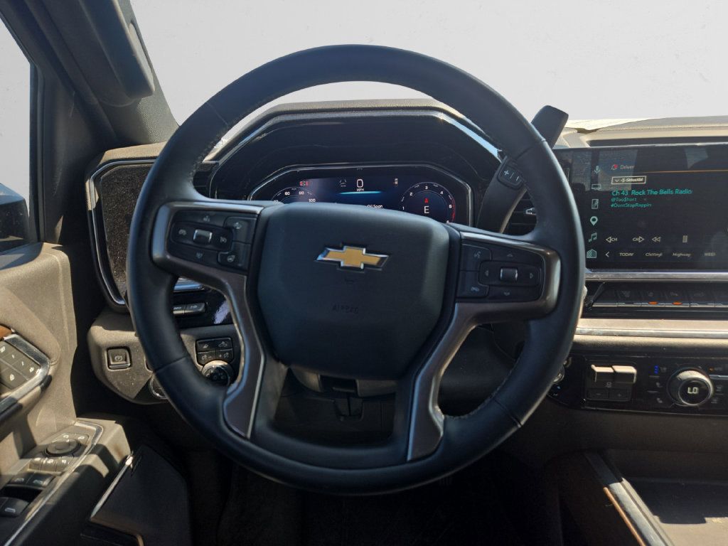 Used 2024 Chevrolet Silverado 3500 High Country w/ High Country Premium Package AWD/4WD image 14