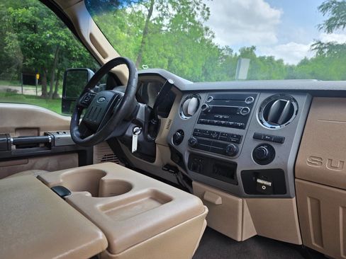 Used 2013 Ford F250 XLT w/ Chrome Pkg AWD/4WD image 26