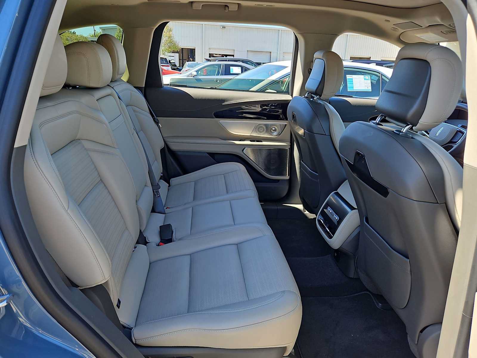 Used 2025 Lincoln Nautilus Reserve AWD/4WD image 19