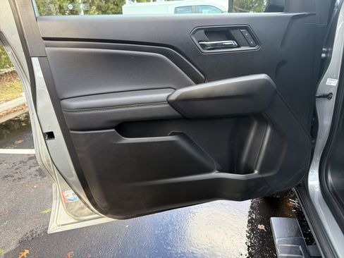 Used 2024 Chevrolet Colorado LT w/ LT Convenience Package II image 14