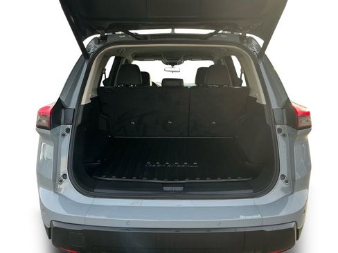 Used 2025 Nissan Rogue SV image 24