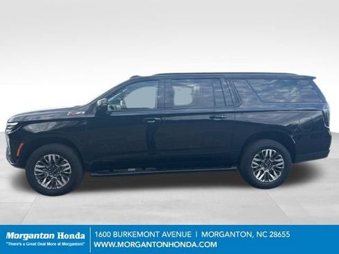 Used 2025 Chevrolet Suburban Z71 w/ Comfort Package image 5
