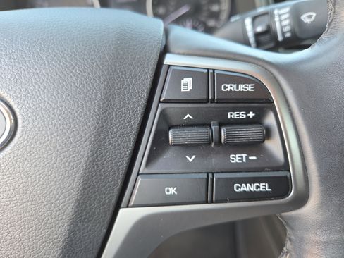 Used 2017 Hyundai Elantra Value Edition w/ Cargo Package image 28