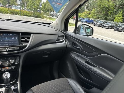 Used 2021 Buick Encore Preferred w/ Safety Package II FWD image 15